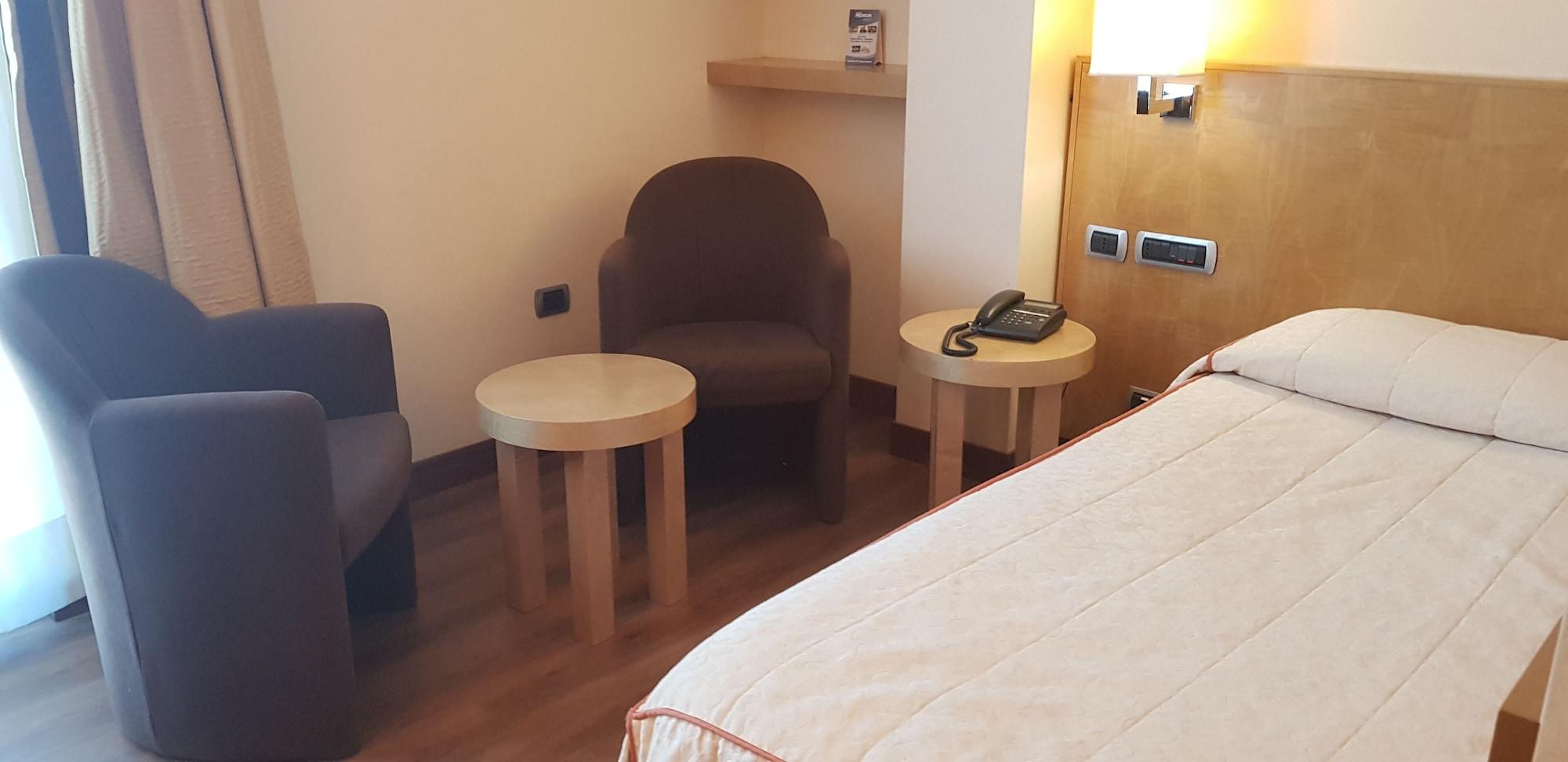 Hotel Tiffany Milano Trezzano Sul Naviglio Esterno foto