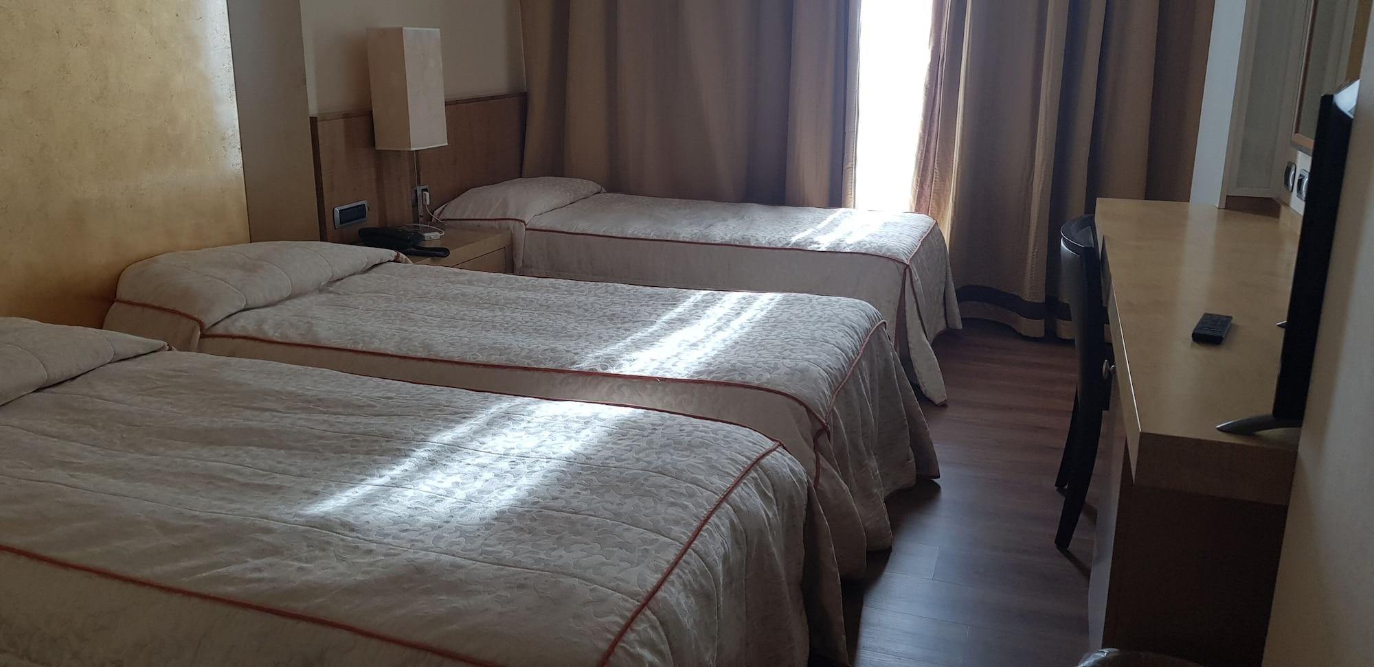 Hotel Tiffany Milano Trezzano Sul Naviglio Esterno foto