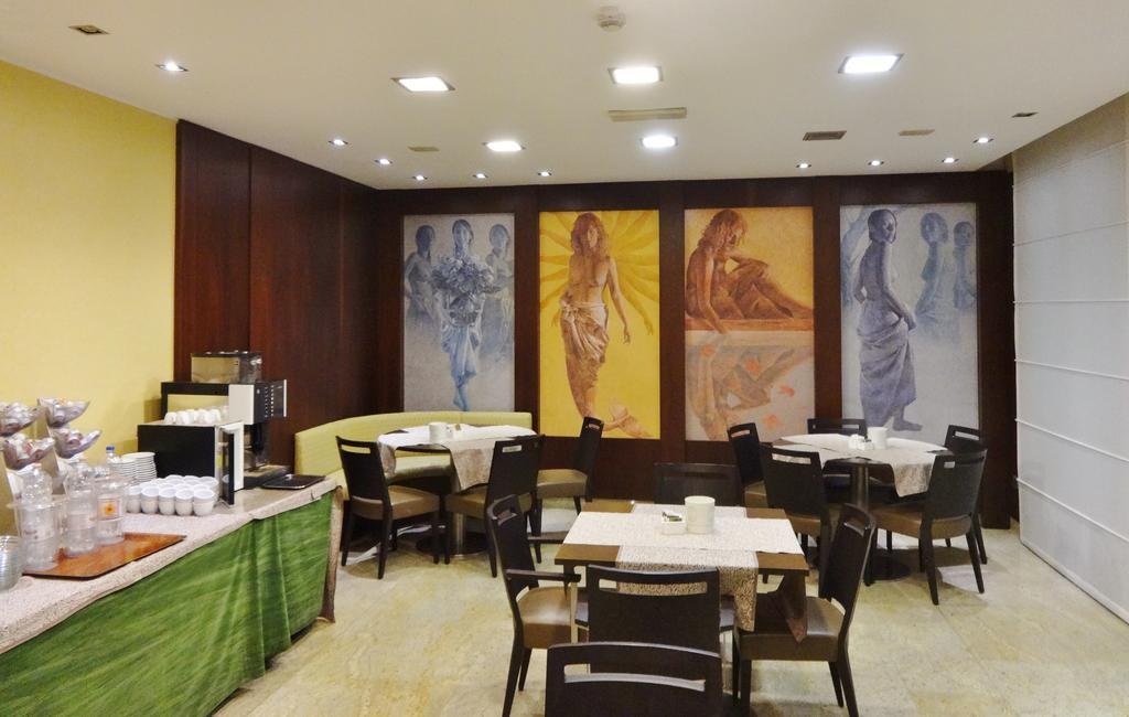 Hotel Tiffany Milano Trezzano Sul Naviglio Esterno foto