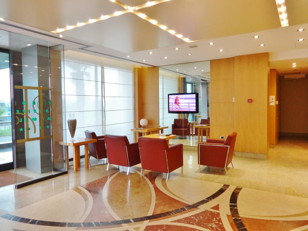 Hotel Tiffany Milano Trezzano Sul Naviglio Esterno foto