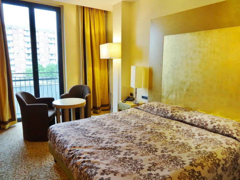 Hotel Tiffany Milano Trezzano Sul Naviglio Esterno foto