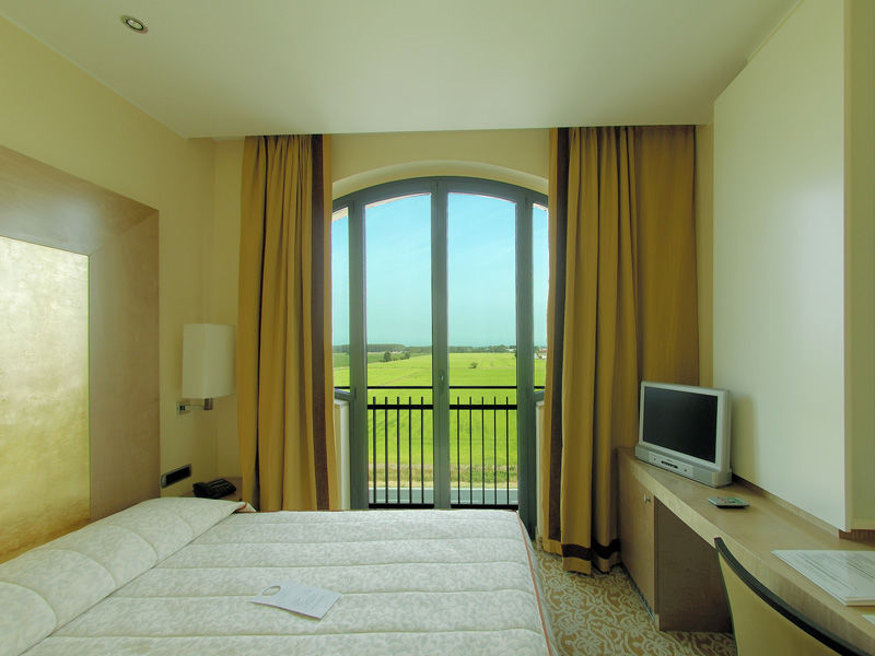 Hotel Tiffany Milano Trezzano Sul Naviglio Esterno foto