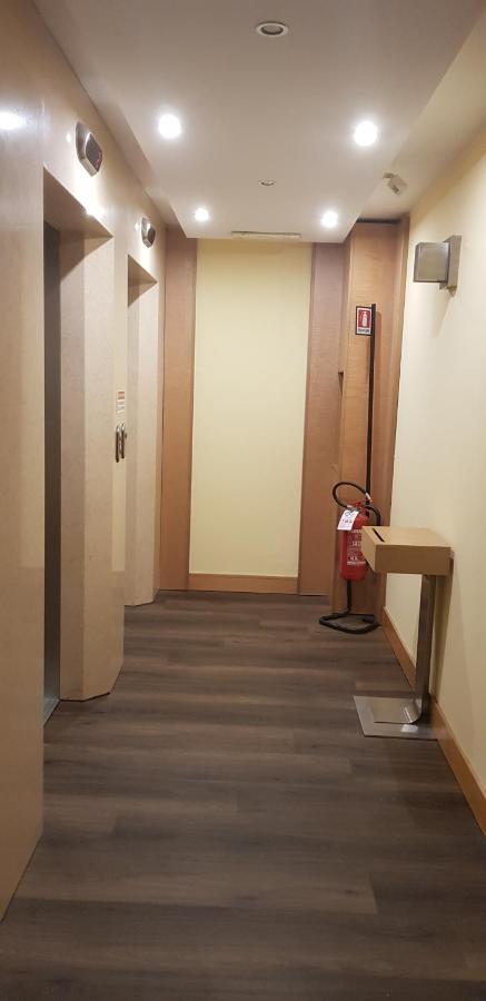 Hotel Tiffany Milano Trezzano Sul Naviglio Esterno foto