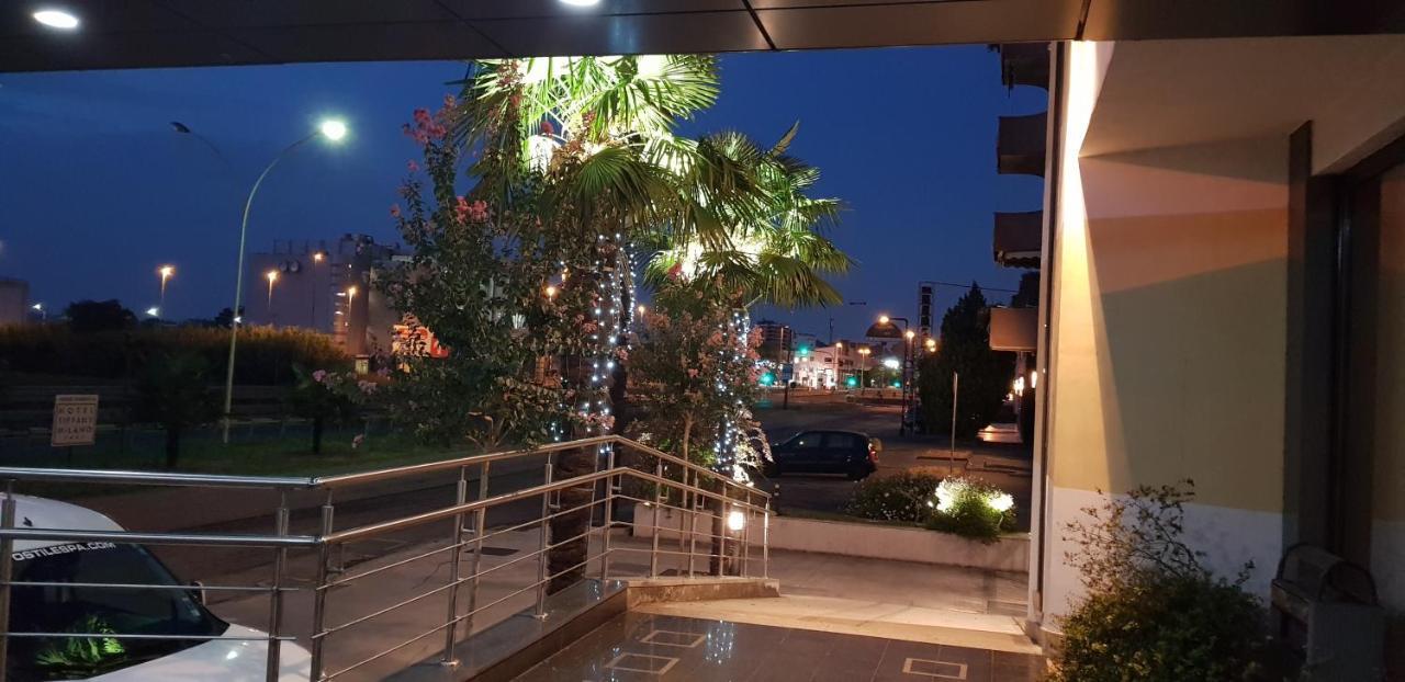 Hotel Tiffany Milano Trezzano Sul Naviglio Esterno foto